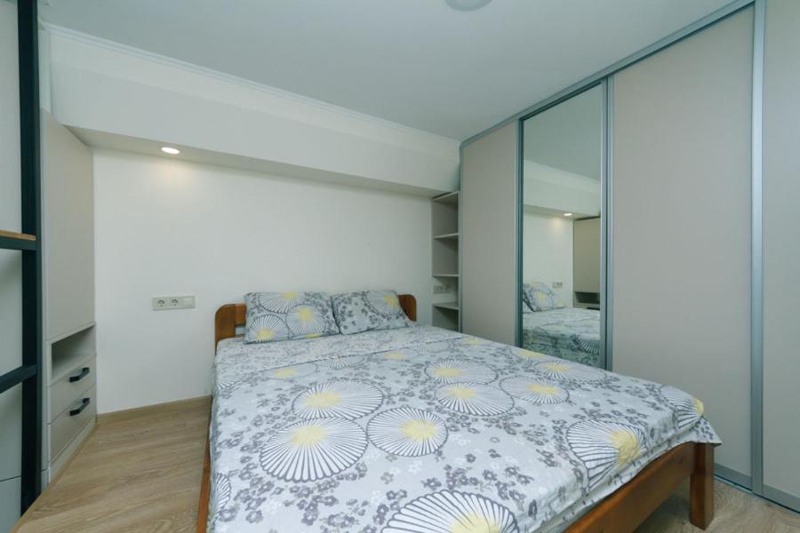 Apartments Smarthause Kyiv Exterior photo